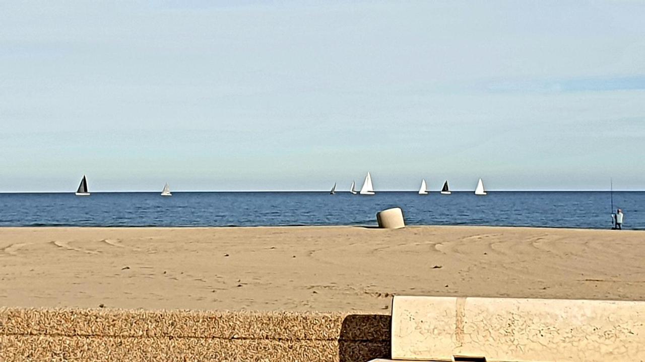 Studio Cozy En Bord De Plage Avec Vue Mer Et Wifi Canet-en-Roussillon Kültér fotó